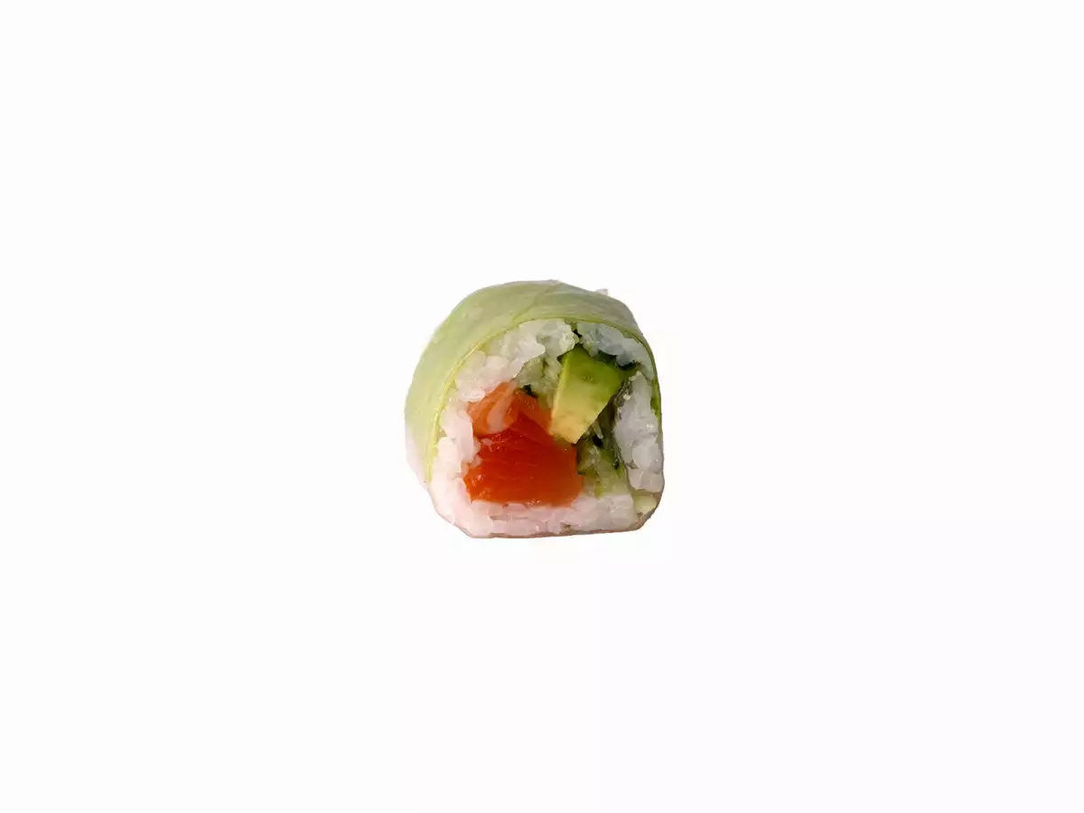 2-Spring rolls Saumon avocat concombre enroulé de salade verte