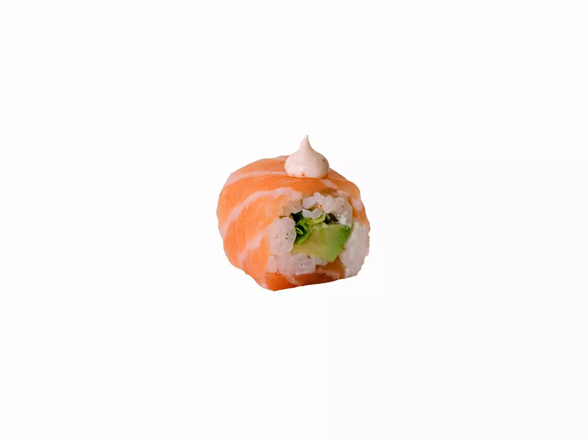 3-Salmon roll	Saumon cheese concombre avocat laitue spicy